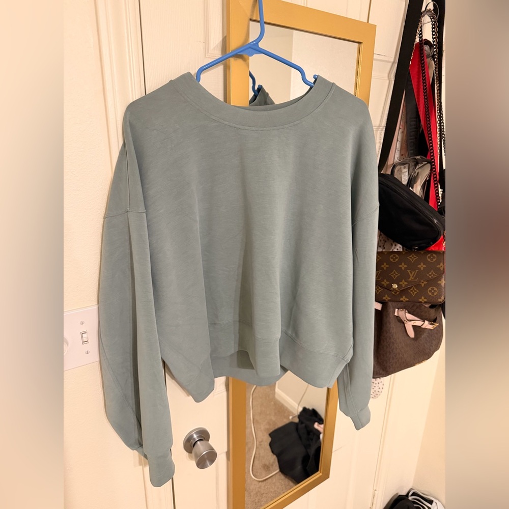 Womens lululemon softstream sweatshirt size 10 in great condition
